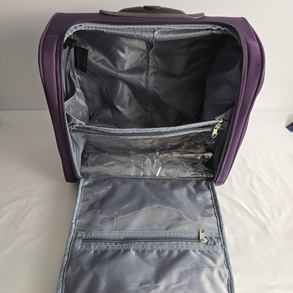 NWOT TPRC Purple Travel Bag And USB Port Shoe Pocket Retractable Handle Carry-on - Picture 13 of 16